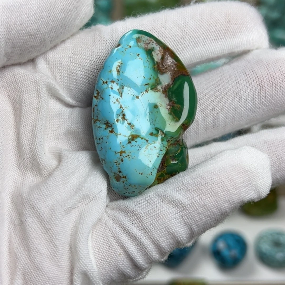 绿松石未镶嵌珠宝奇石