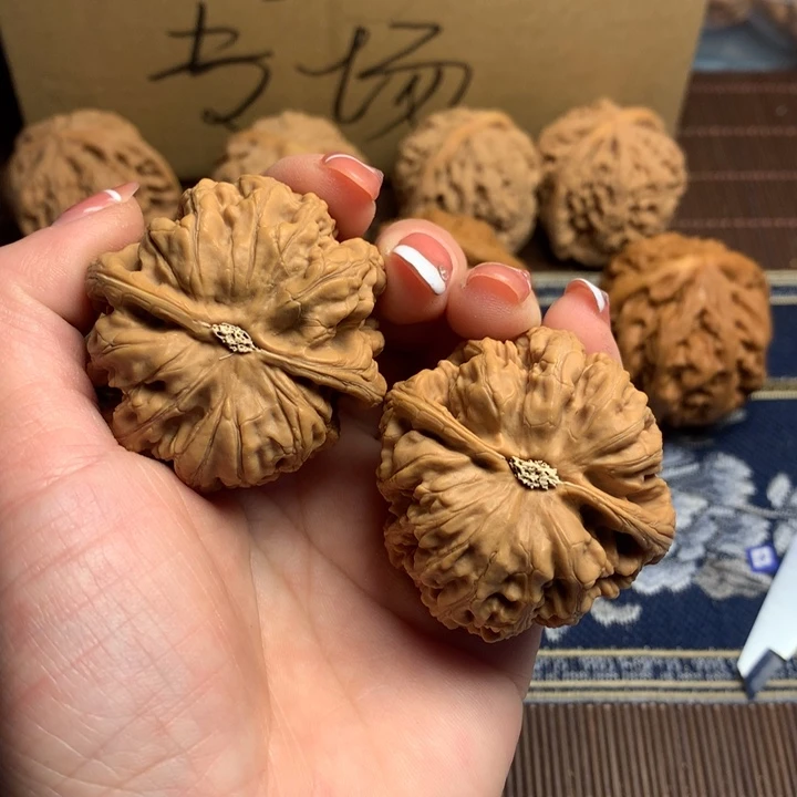 吊坠文玩核桃金*粗筋