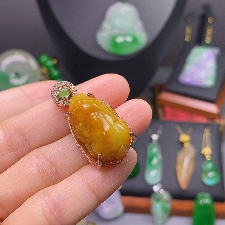 吊坠(赠链)未镶嵌翡翠