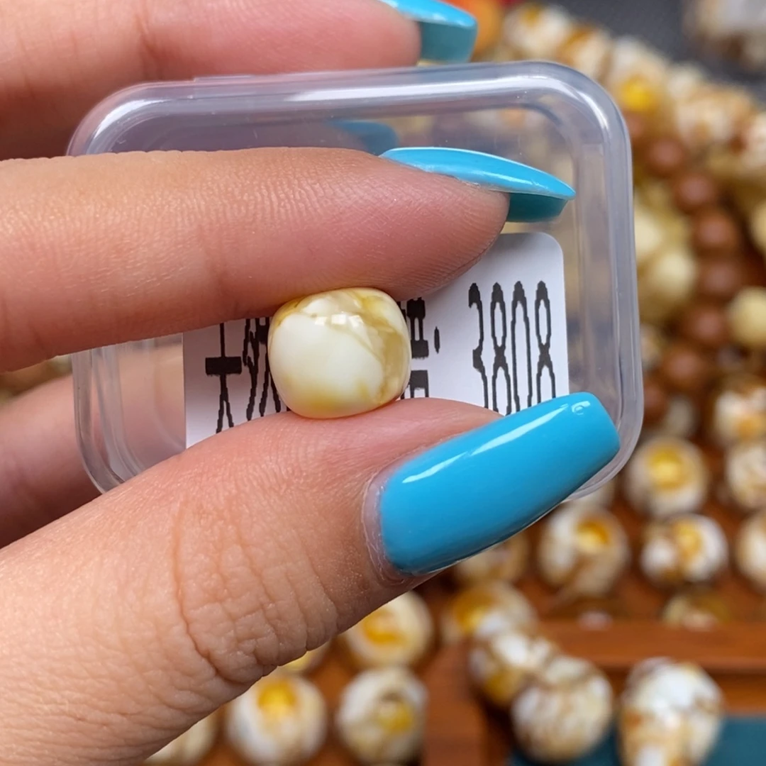 蜜蜡未镶嵌珠宝奇石3808