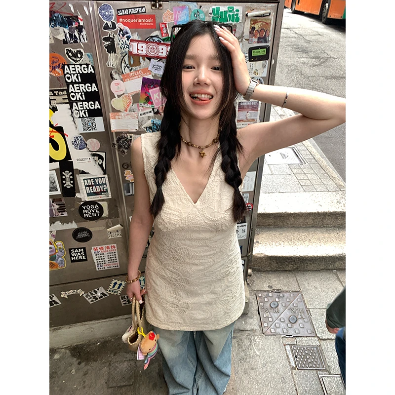 YOKLASS少女家 杏色a字绣花V领背心裙个性裙子L31337S52