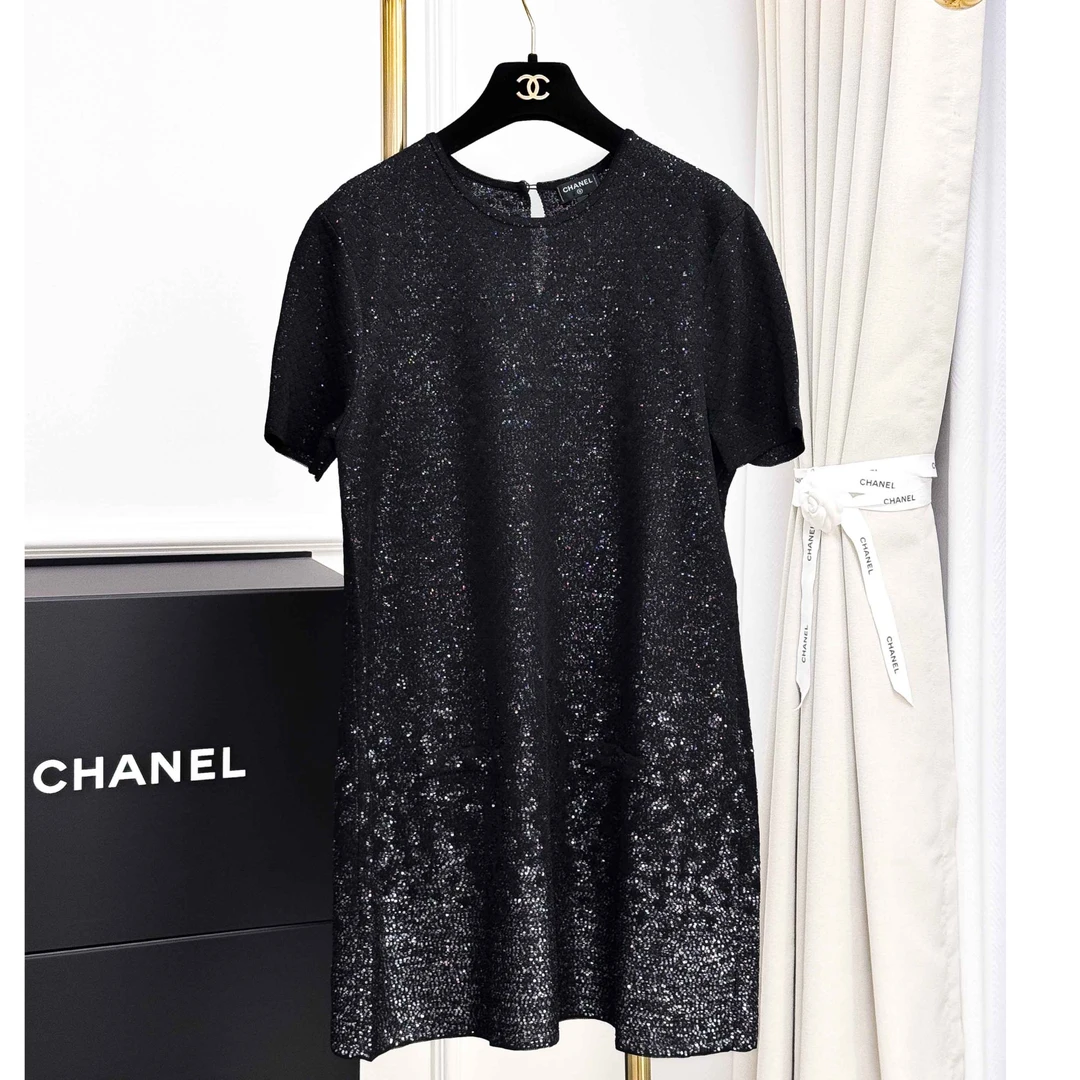99新 Chanel/香奈儿  40码25P黑色满天星短袖满身亮片针织连衣裙
