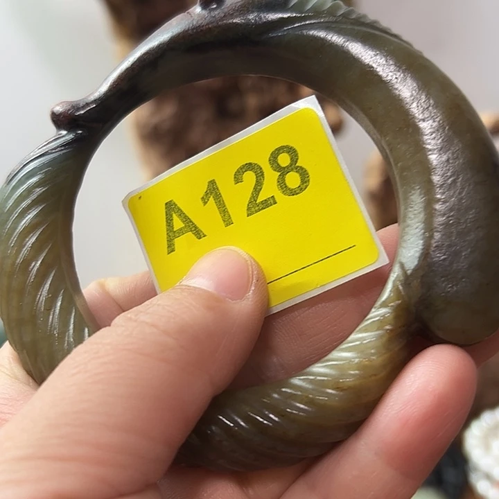 石***人和田玉（糖玉）未镶嵌颈饰