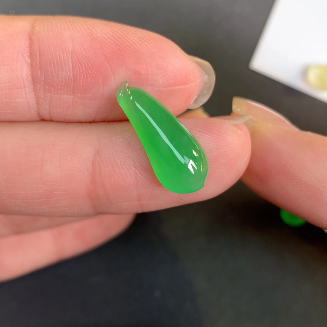 翡翠裸石18.4-7.83-4.6