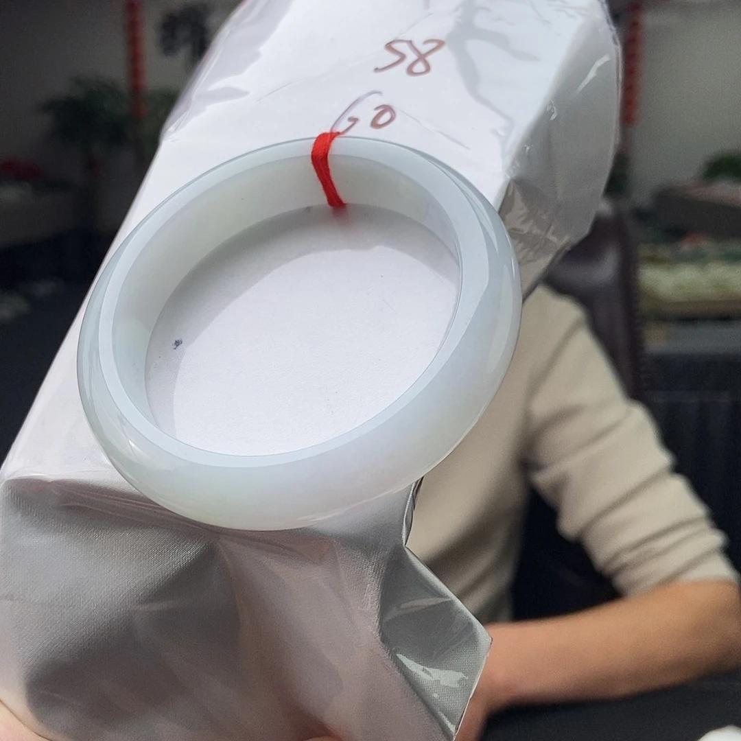 翡翠手镯未镶嵌拍一发一