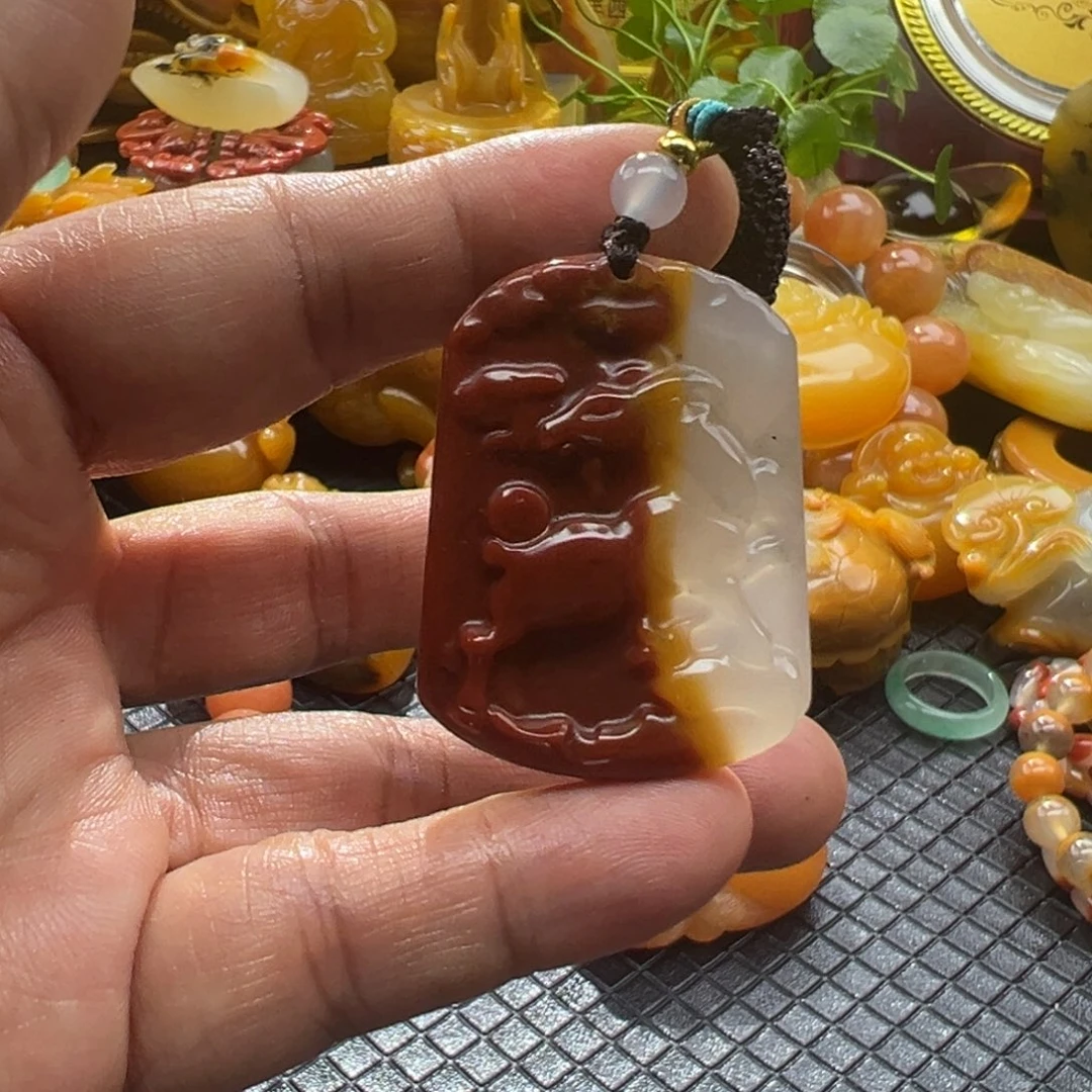 石英质玉未镶嵌颈饰