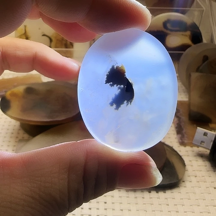 玛瑙/玉髓未镶嵌珠宝奇石