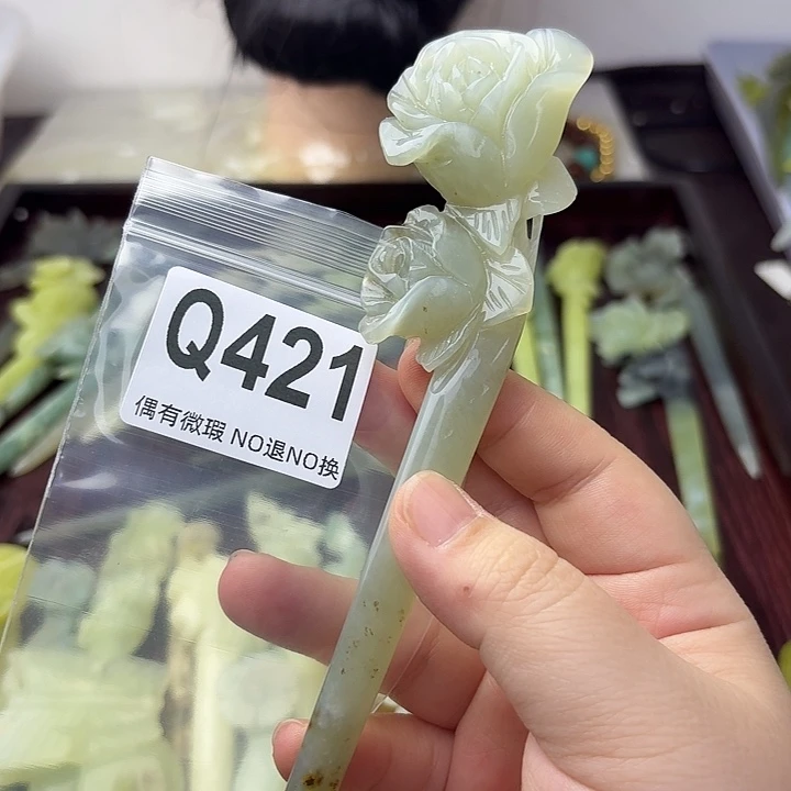 蛇纹石玉合金耳环小*溜