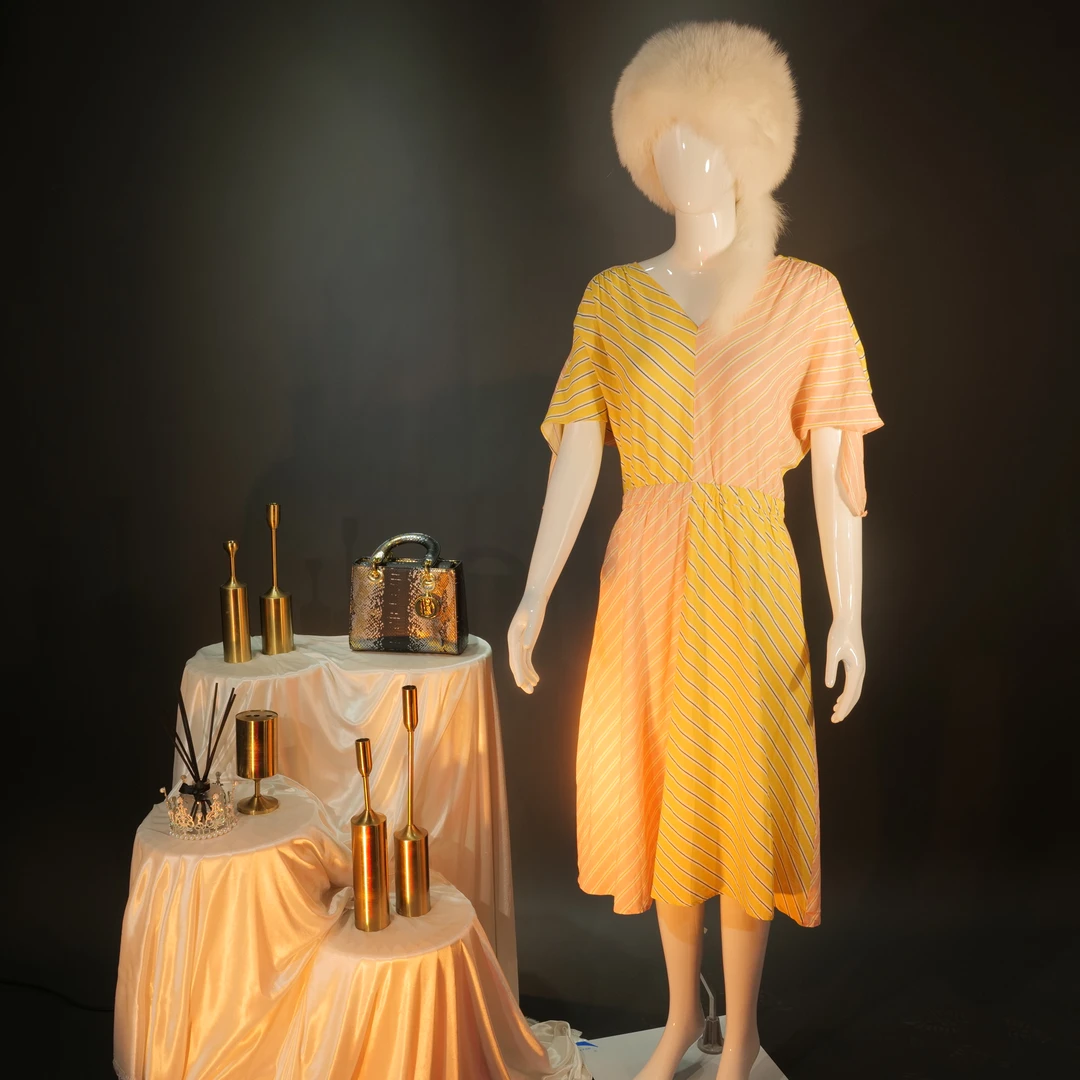 【新疆包邮】女生连衣裙（1145）