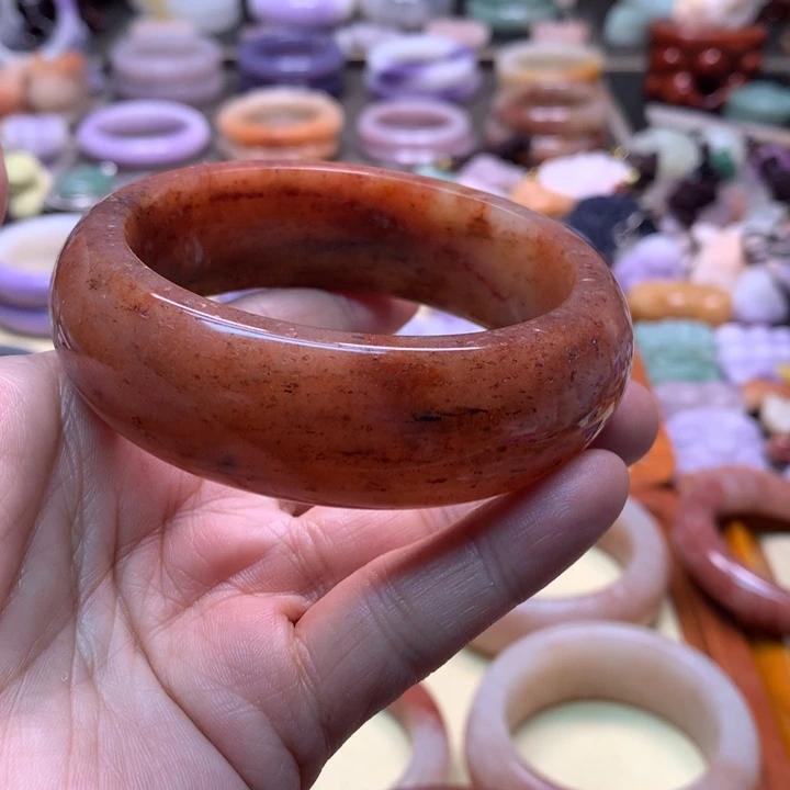 @***娇石英岩玉未镶嵌老料红踏61微微