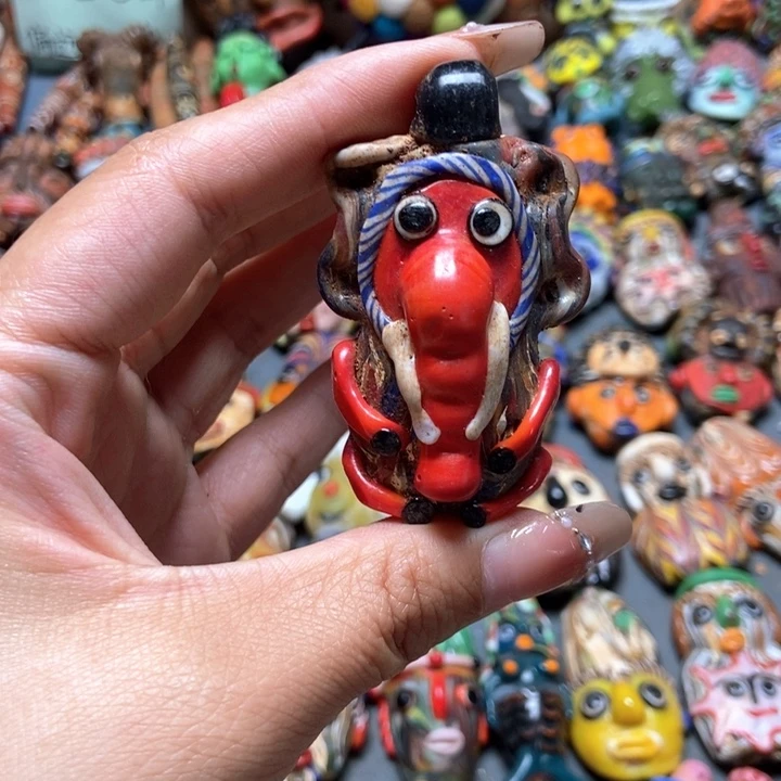 玻璃颈饰印度尼西亚小象