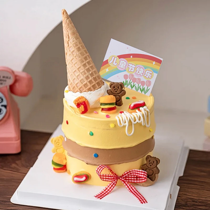 61儿童节蛋糕装饰插旗蛋筒小熊蜡烛插件汉堡软糖节日快乐甜品摆件