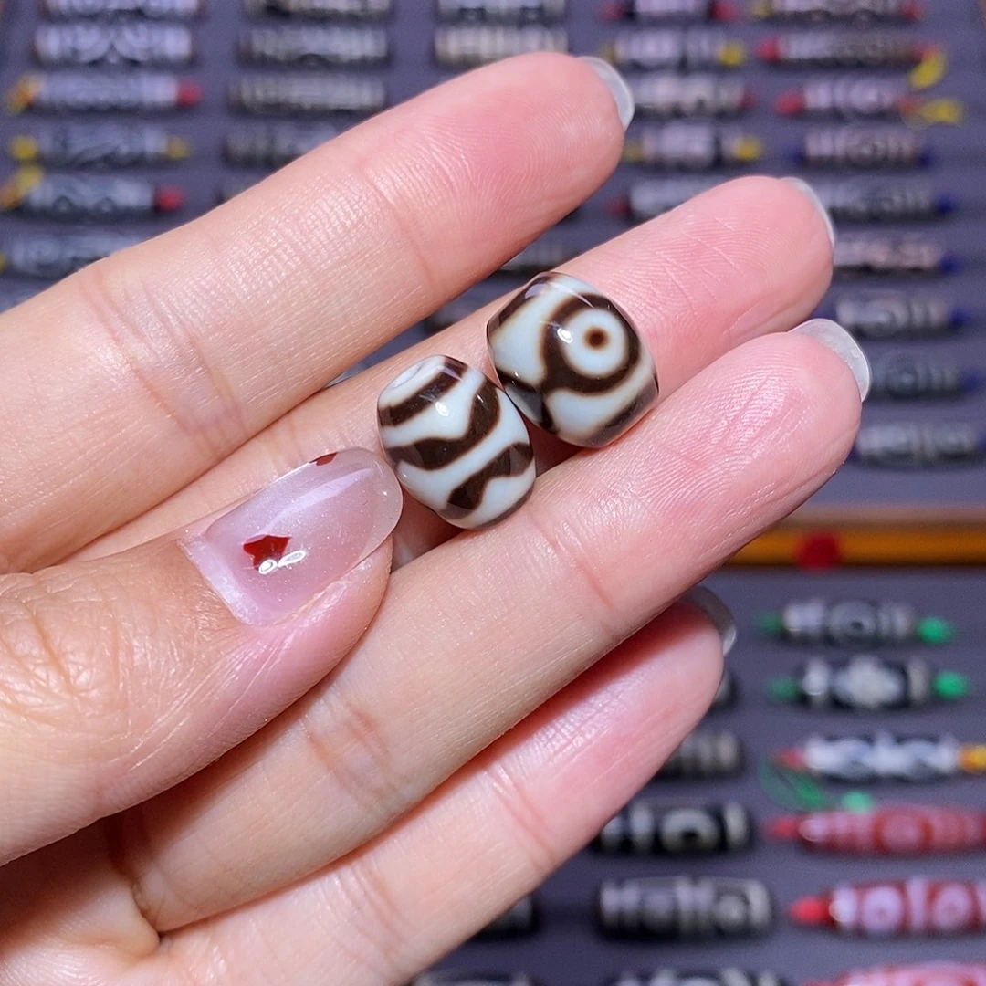 刘***生玛瑙/玉髓未镶嵌颈饰