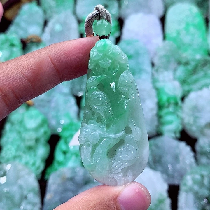 吊坠(不含链)未镶嵌翡翠