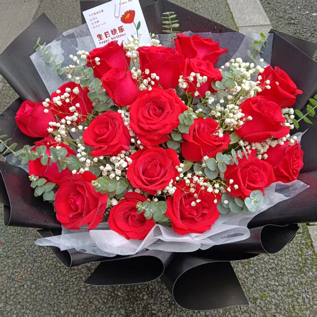 满天星红玫瑰花束鲜花同城配送男女友礼物花店直送