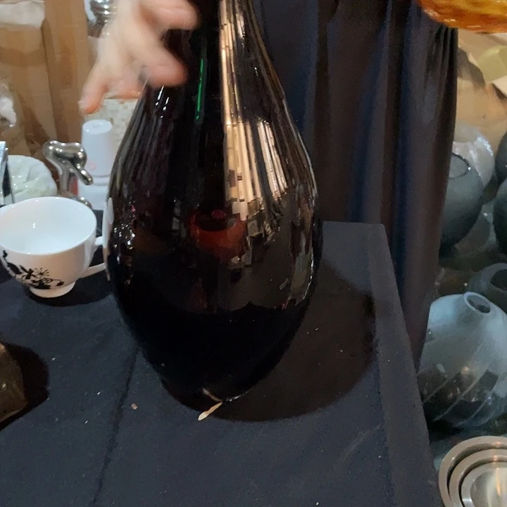 陶瓷花瓶，部分（微瑕）