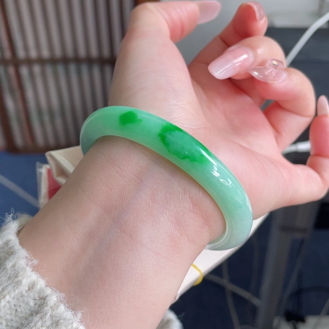 未镶嵌手镯翡翠55.2满绿飘辣绿 富贵感 小手必拍1号