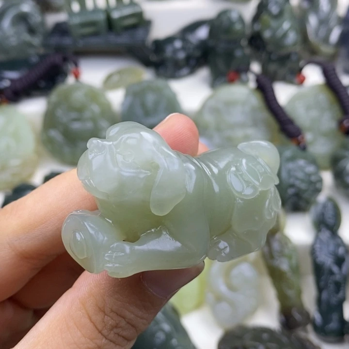 颈饰未镶嵌和田玉