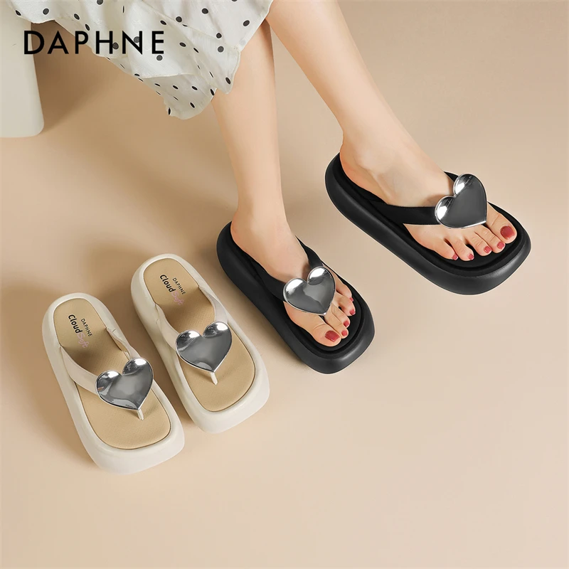 【云软系列】达芙妮柔软防滑人字拖女夏季外穿沙滩鞋平底夹趾凉拖