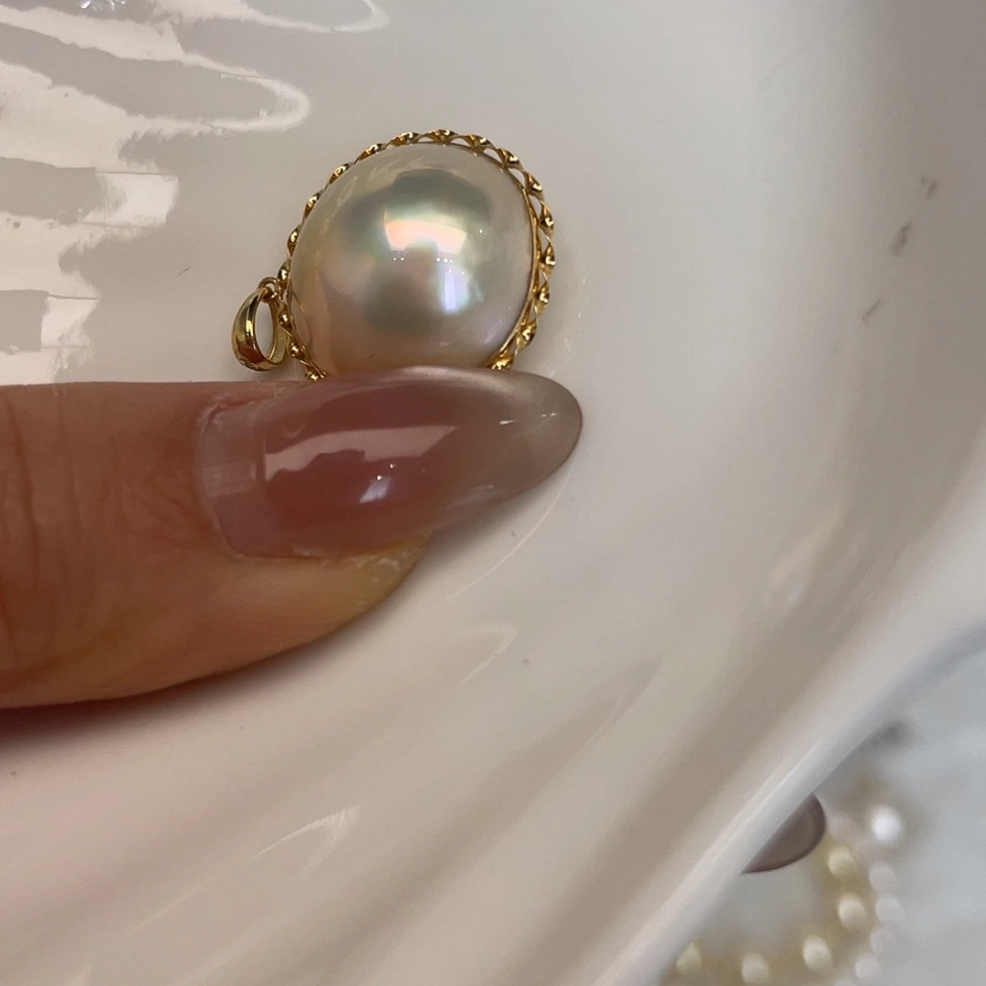 拼合珍珠（马贝珠）吊坠(不含链)18K金镶嵌