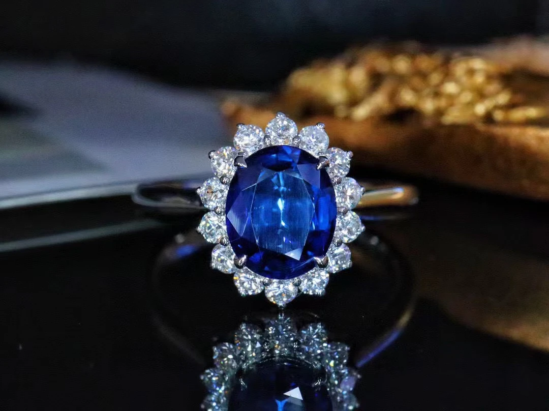 18K金皇家蓝蓝宝石戒指ECGRL00020