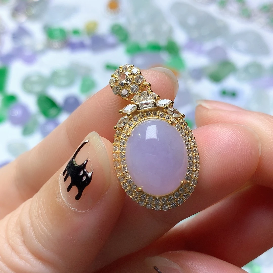 翡翠未镶嵌颈饰蛋