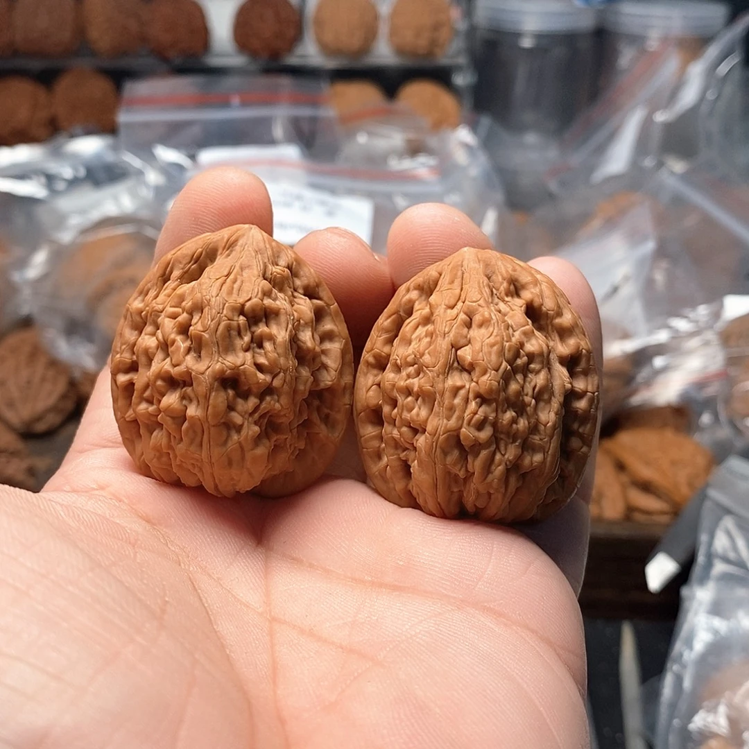 文玩核桃虎头王37-294
