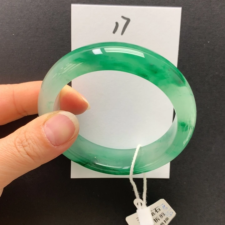 石英质玉（非洲翠）未镶嵌手镯