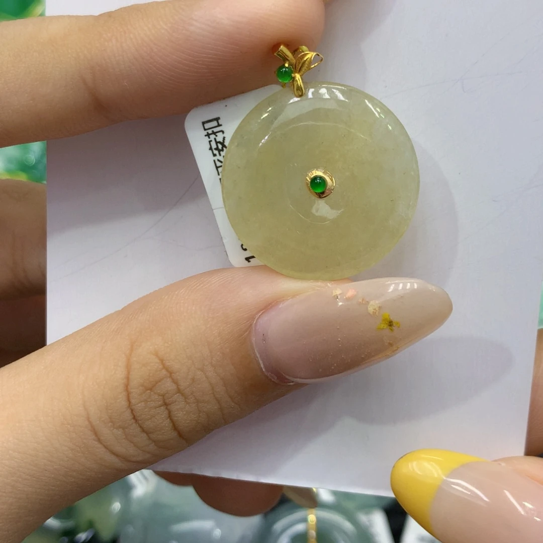翡翠18K金镶嵌颈饰