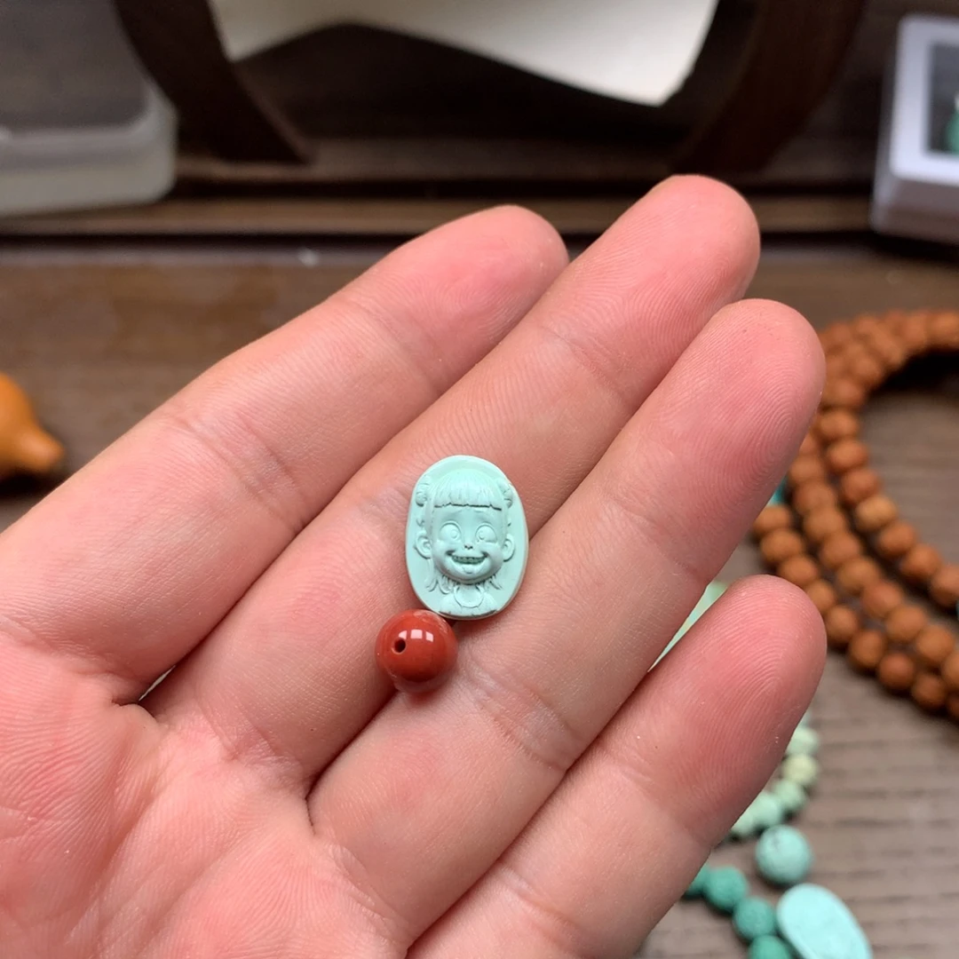 南红玛瑙未镶嵌雕刻