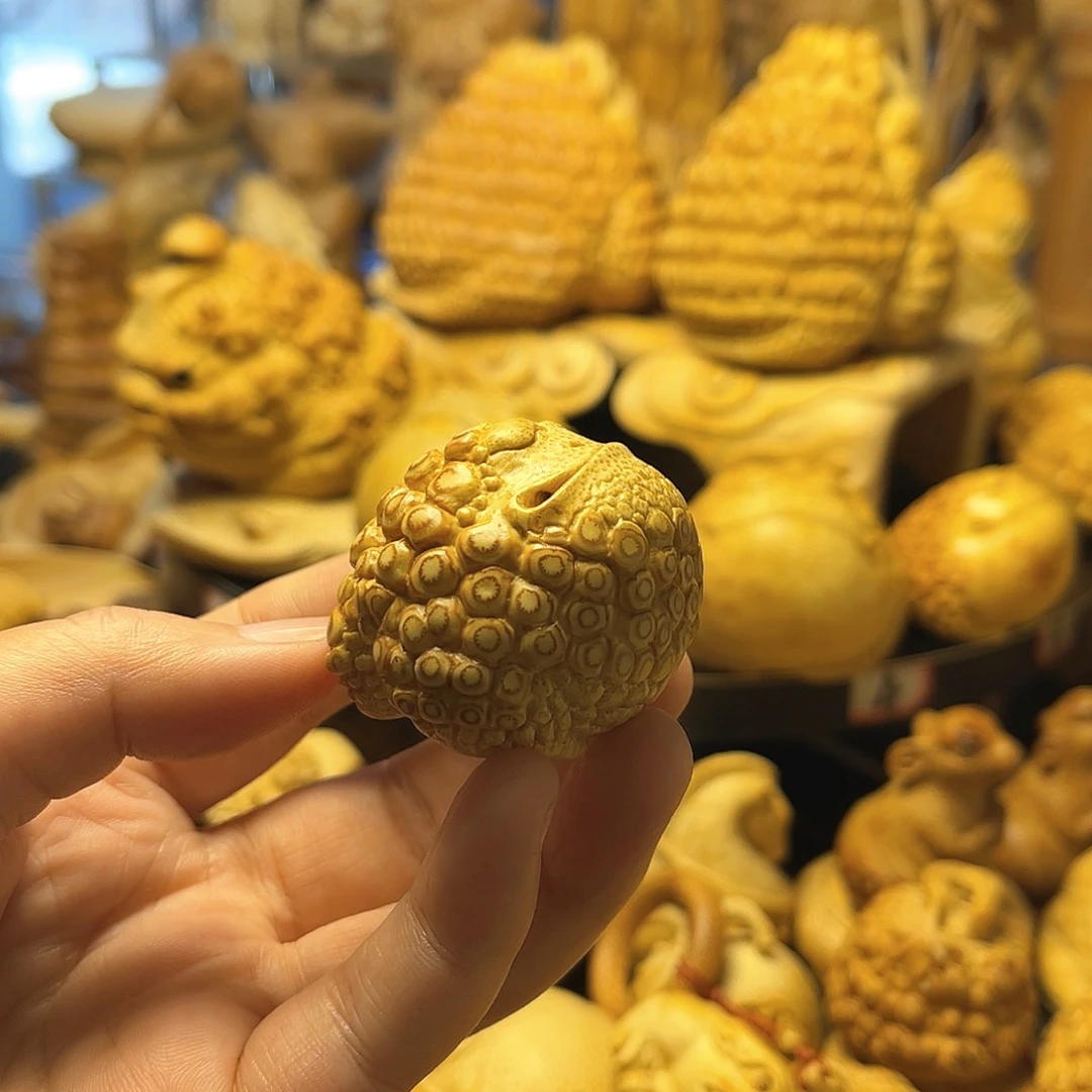 小***奥竹根雕一把抓小金蟾