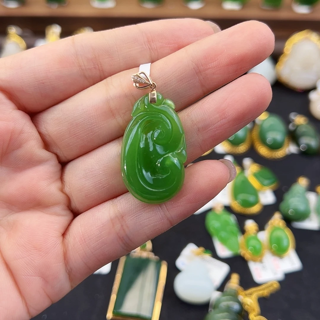 璇***儿和田玉18K金镶嵌吊坠(不含链)