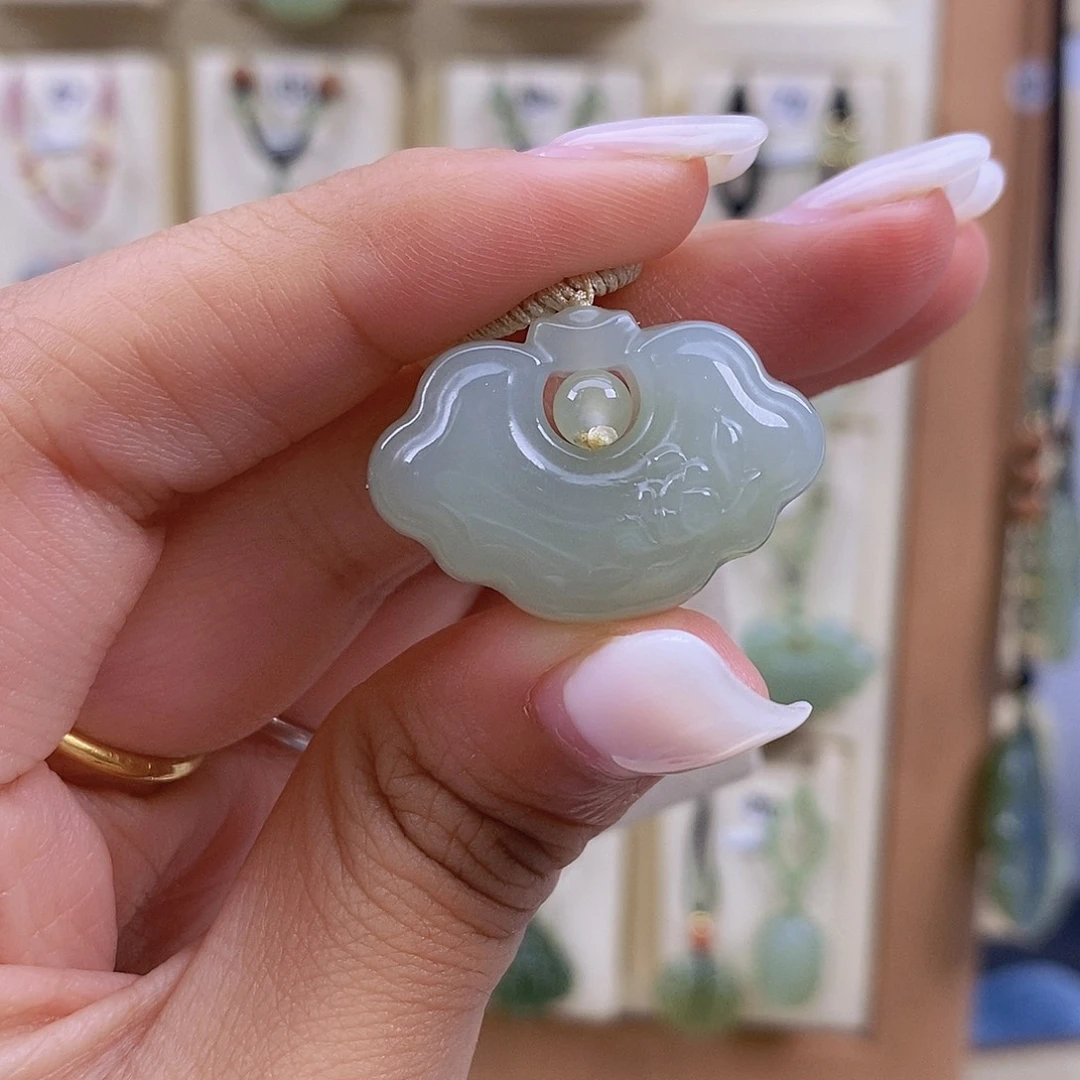 *****颈饰未镶嵌和田玉