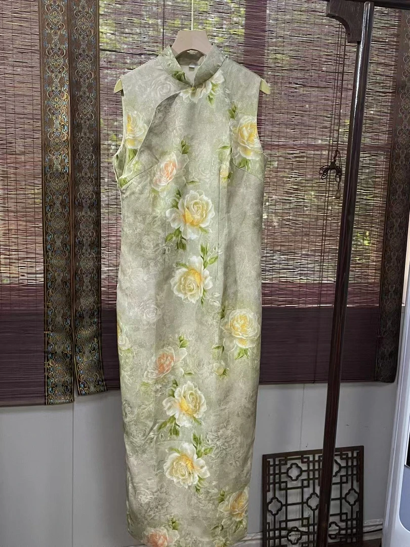 气质侧拉链大花旗袍