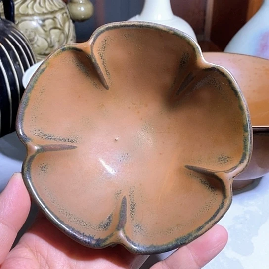 王***海碗紫金釉梅花型小碗