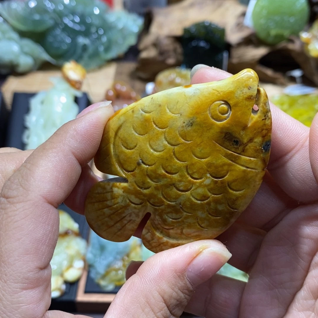 蛇纹石玉颈饰未镶嵌