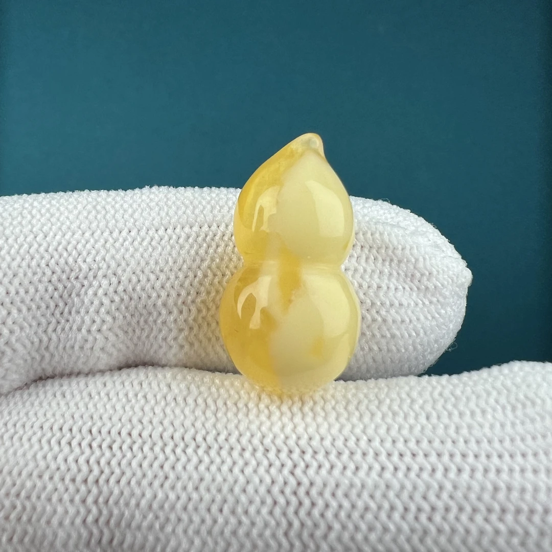 Y5279天然原矿蜜蜡 葫芦11*20.8mm支持复检假一罚十