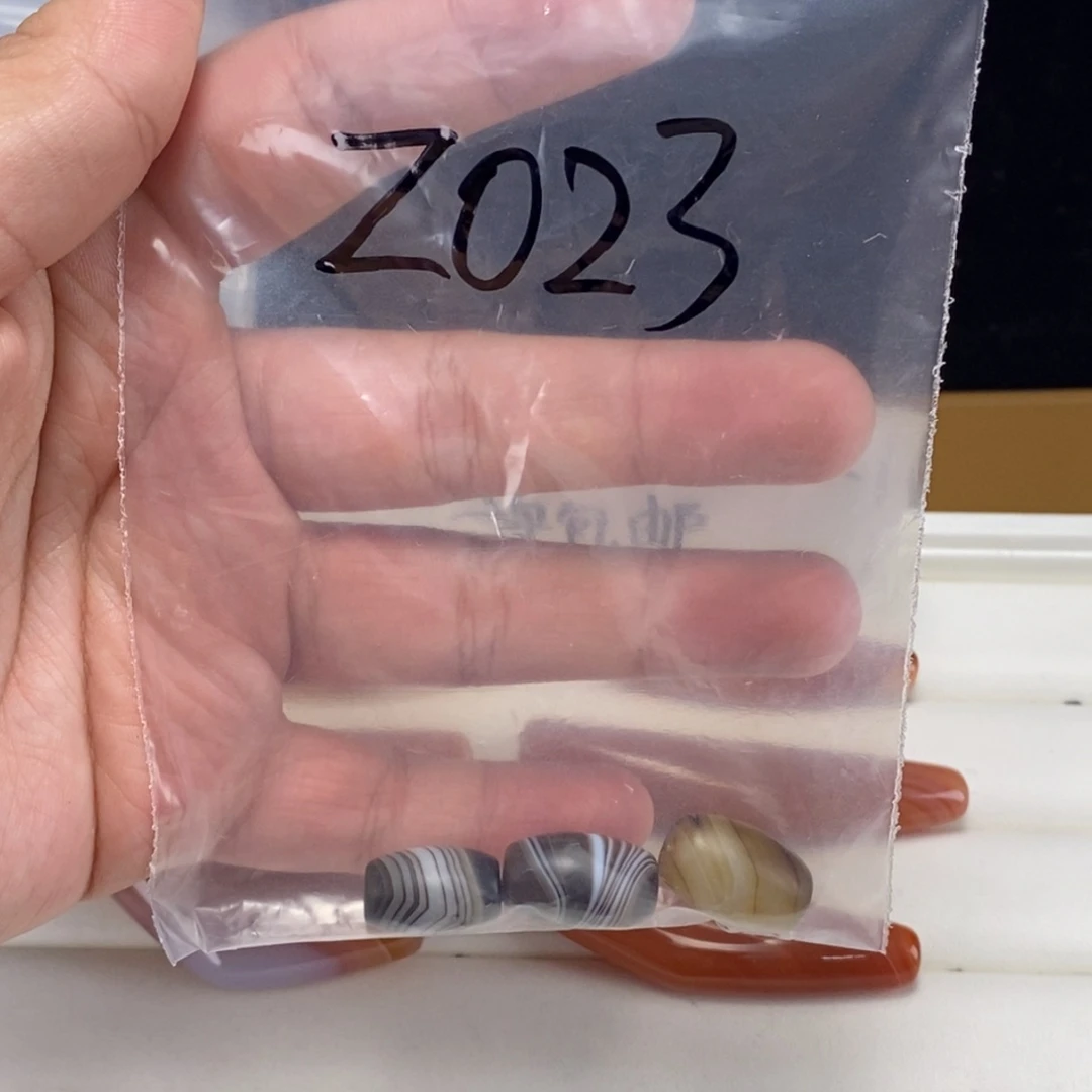 合金颈饰玛瑙/玉髓米**来