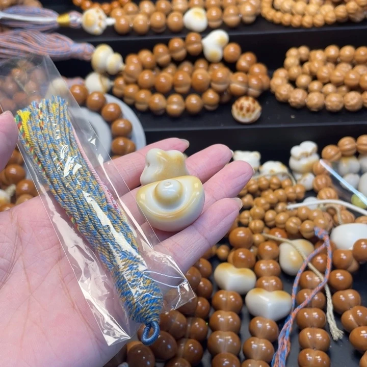 猪***姐猴头核桃吊坠全品配饰流苏