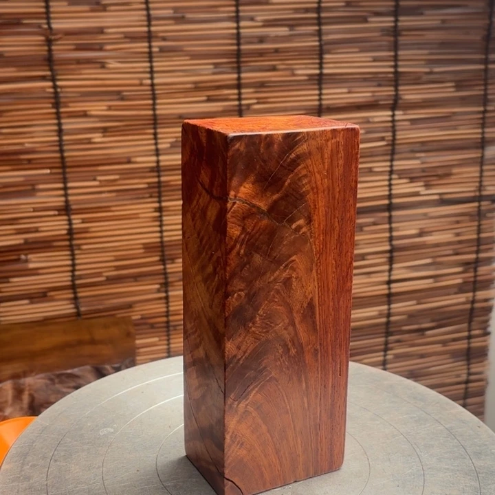 中***心大叶紫檀（黑酸枝木类）