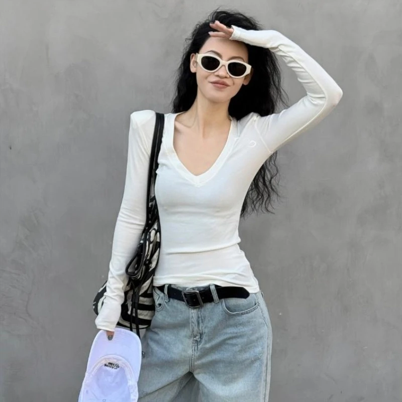 JaneDeiune修身显瘦深V领长袖T恤春季新款内搭紧身显胸大打底衫女