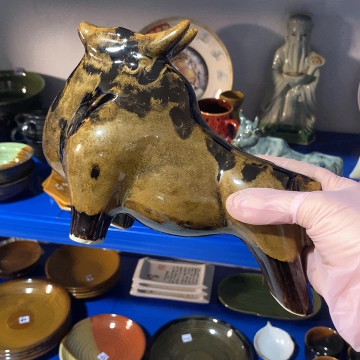 瓷片窑变大牛摆件