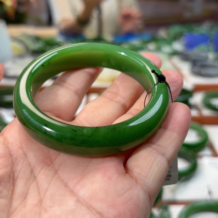 和田玉（碧玉）手镯未镶嵌黄*米