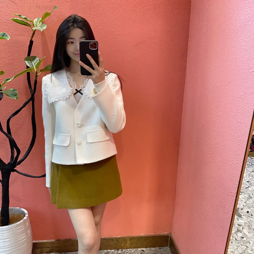 （默茗服装）梦幻蕾丝翻领白短外套