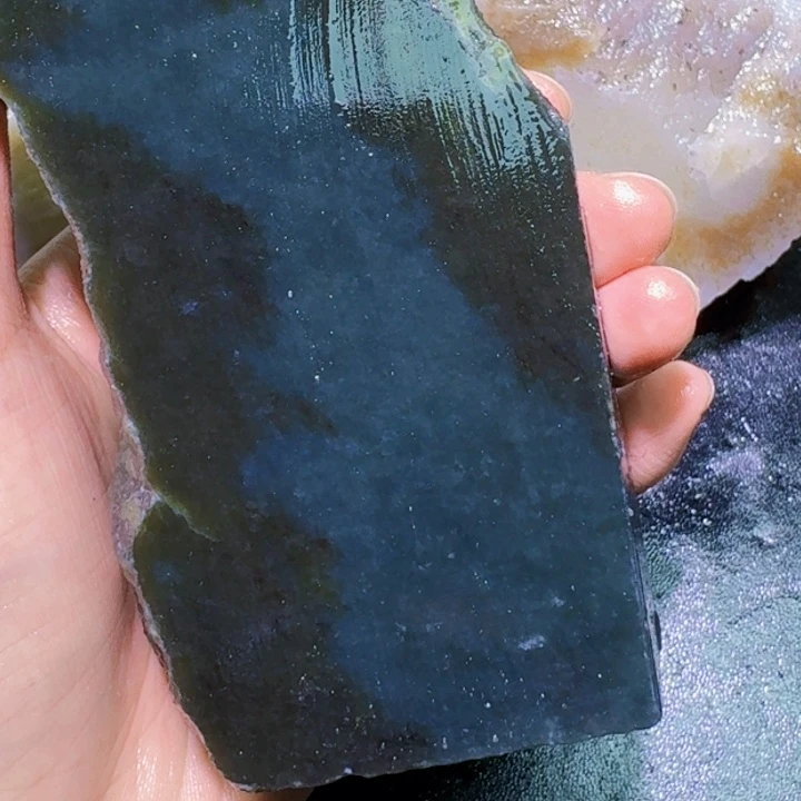 未镶嵌和田玉（糖玉）珠宝半成品