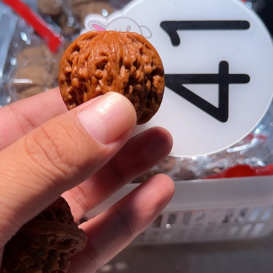 7***-文玩核桃，白色41号
