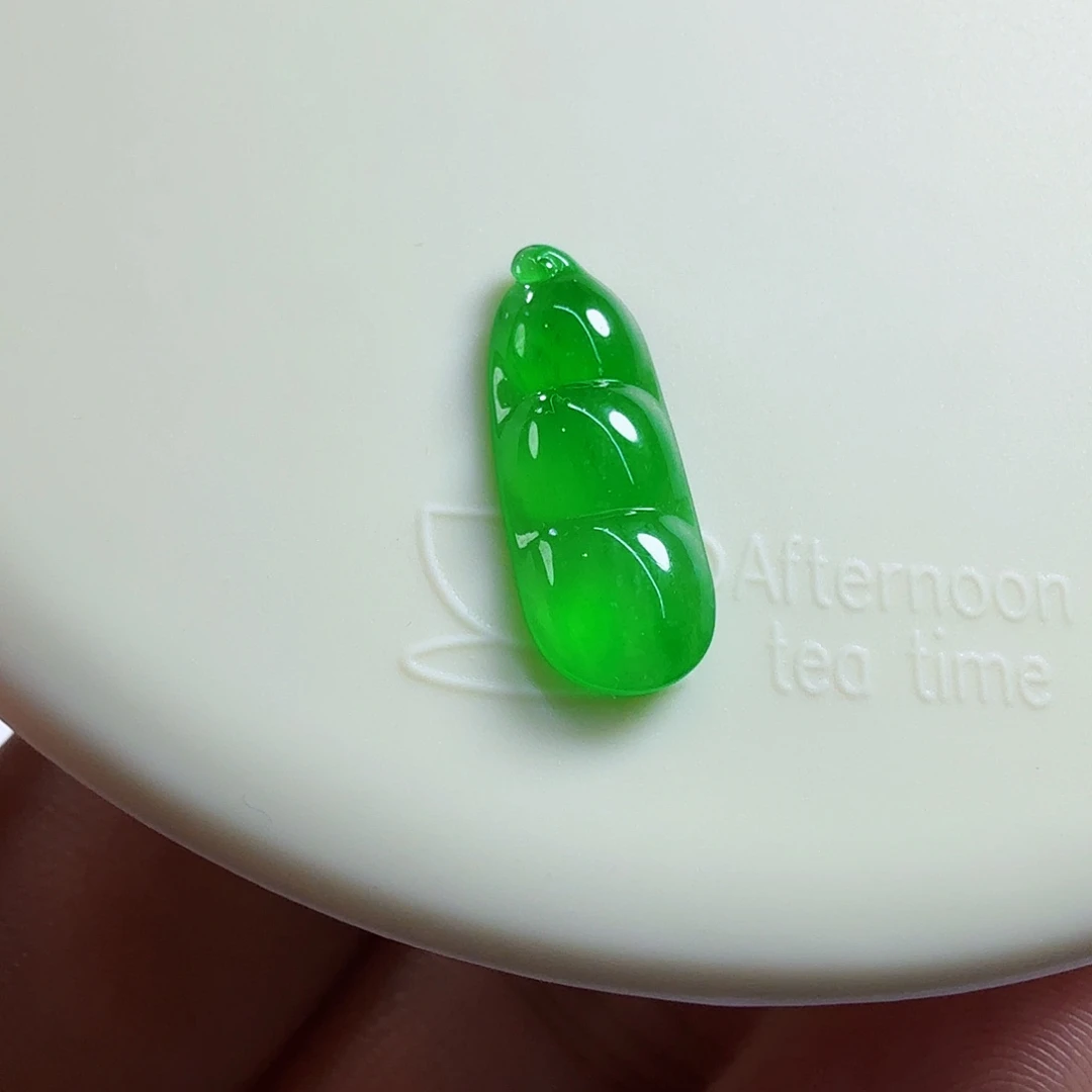 翡翠未镶嵌颈饰裸石