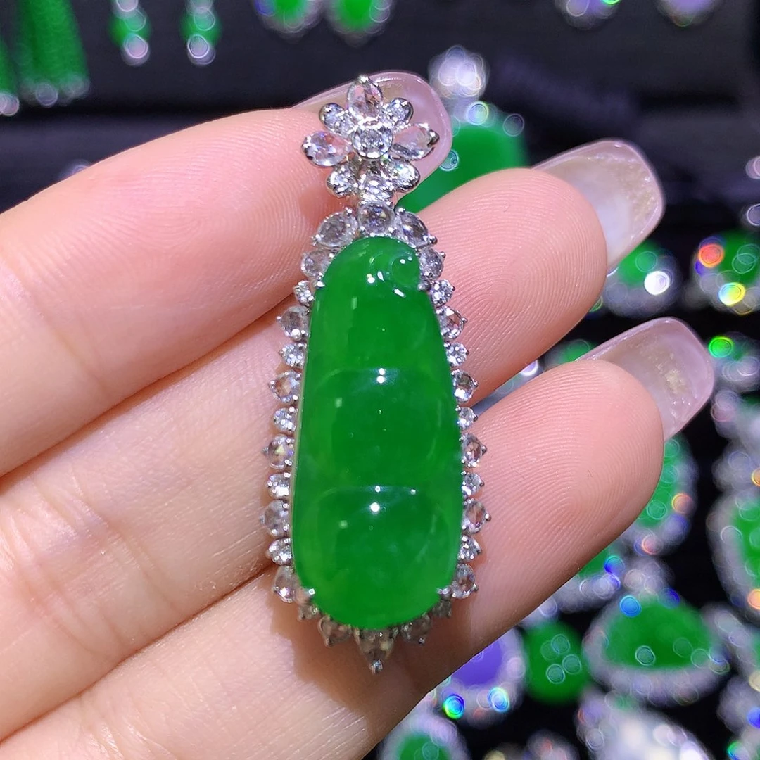 翡翠18K金镶嵌颈饰高冰满绿