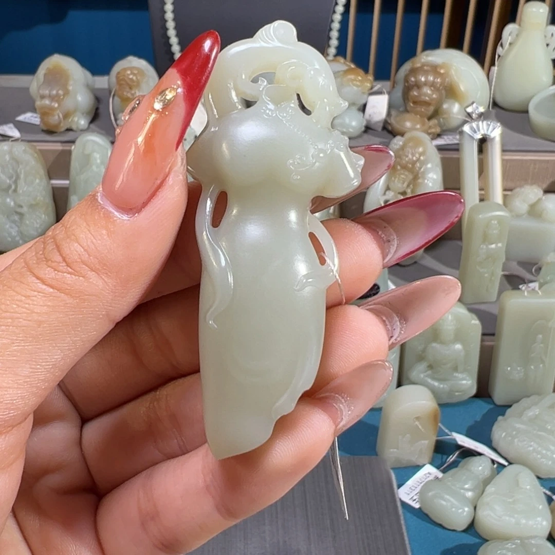 和田玉（糖玉）未镶嵌颈饰