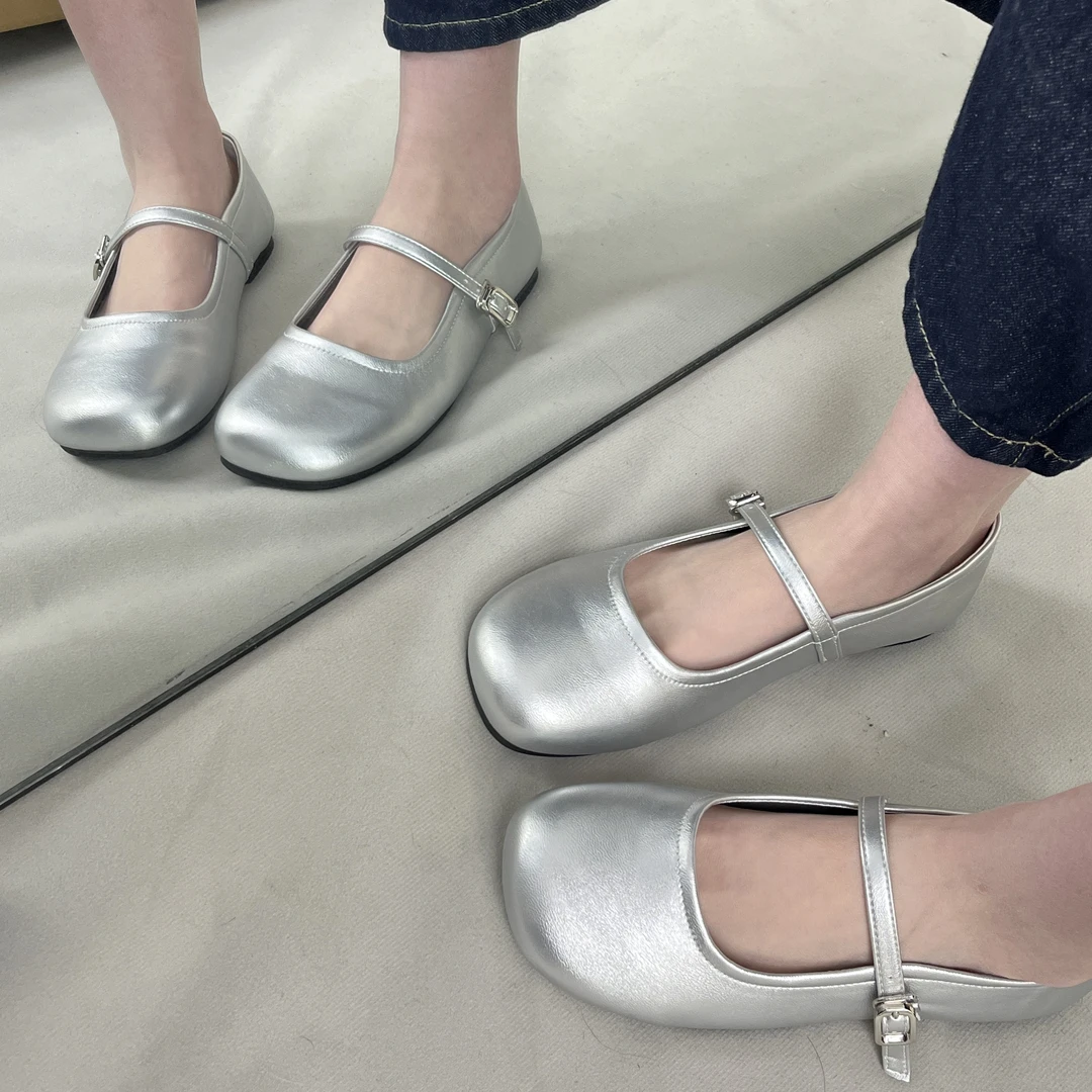 大码韩系银色玛丽珍女鞋新款春鞋子一字扣单鞋女平底鞋小香风瓢鞋